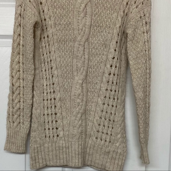 AEO Cable Knit Oatmeal Color Long Line Wool Alpaca Blend Chunky Sweater Sz S - Picture 2 of 4